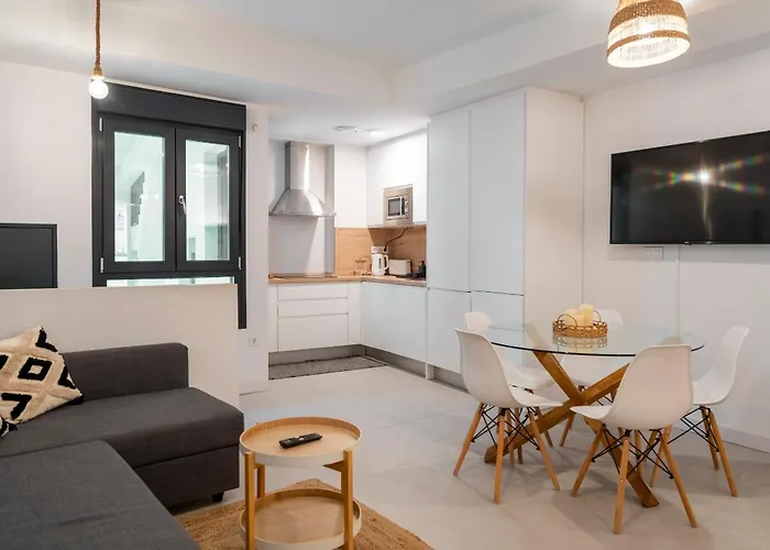 Andrea In Center
